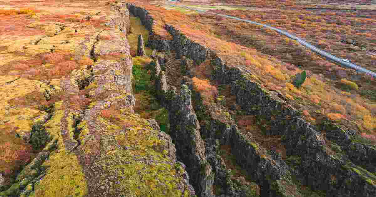 difference between plate tectonics and continental drift