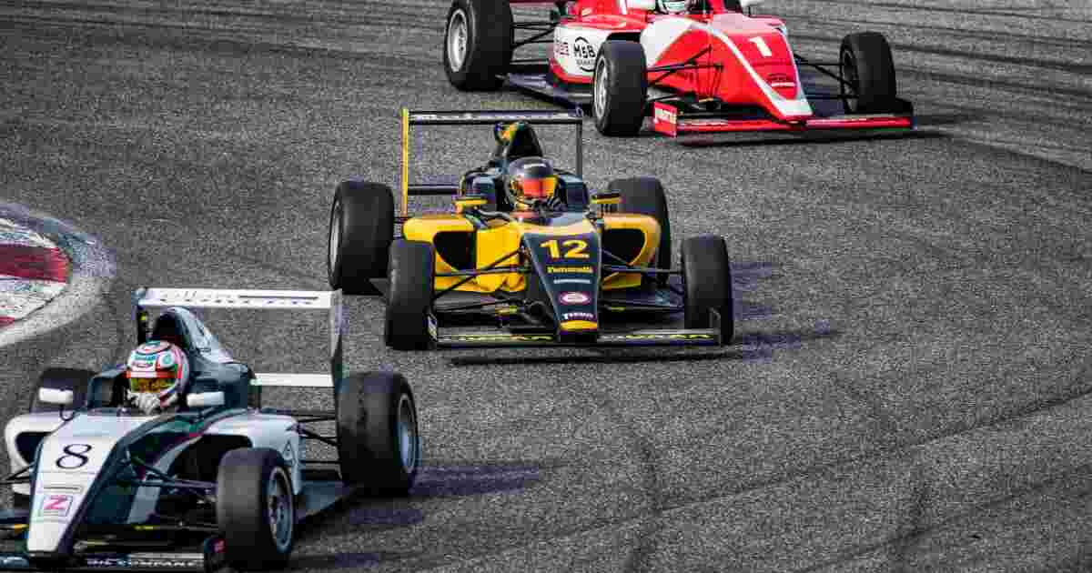 difference between speed and acceleration